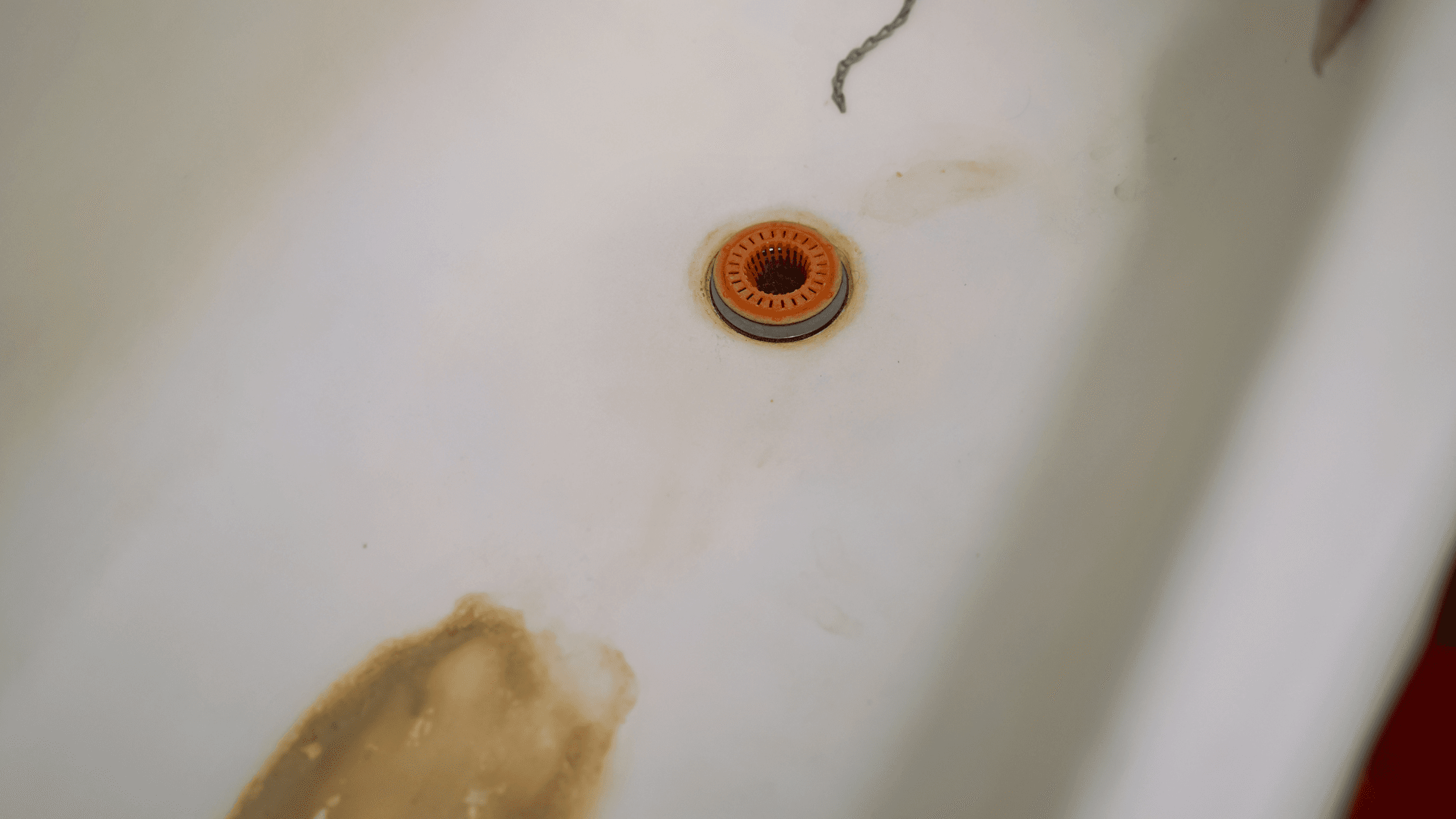 Tips for Removing Rust Stains from Your Bathtub
